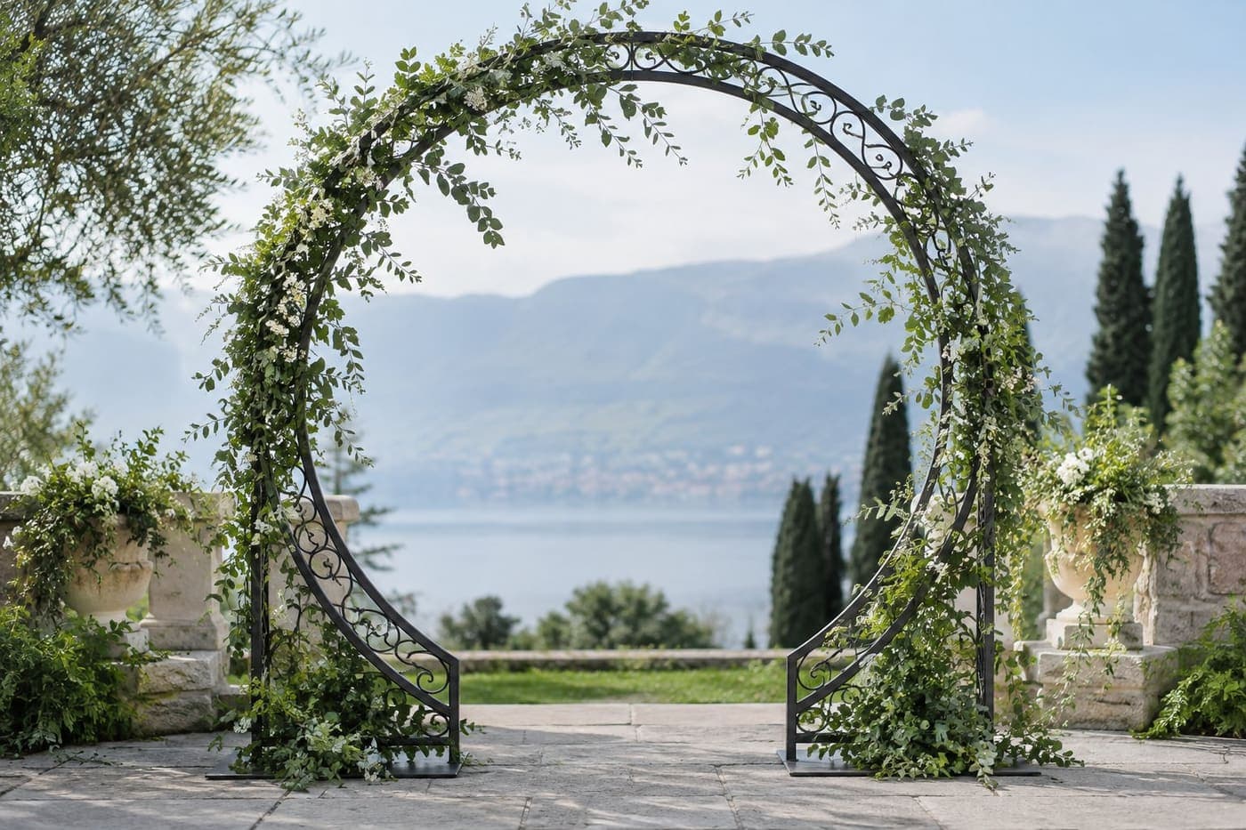 Кованая круглая арка Moon Gate