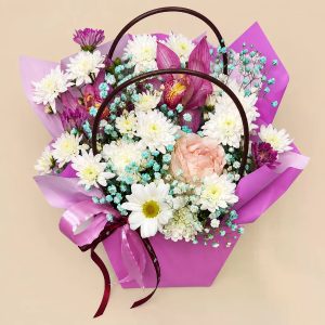 Композиция-комплимент в сумочке с розовой розой и орхидеями — фото 4