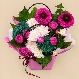 Яркая сумочка с георгинами и кустовой розой — фото 4